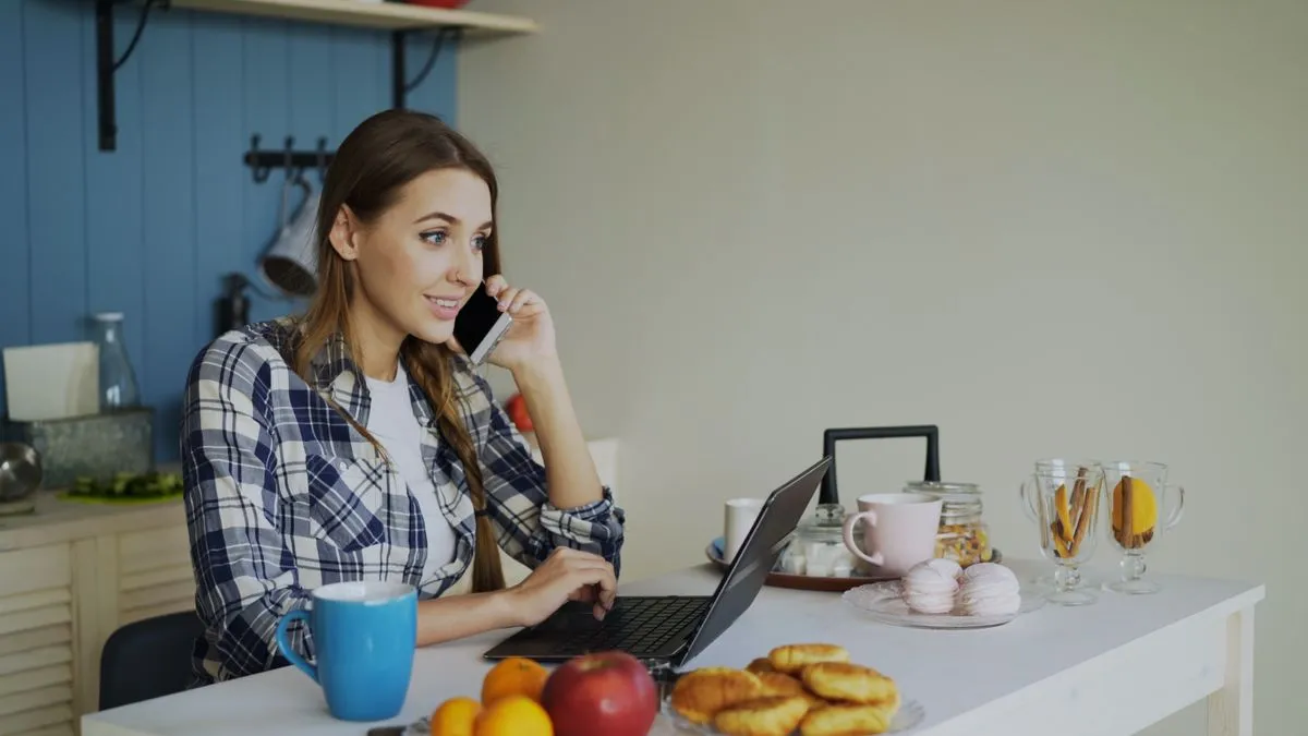 Calling a credit bureau about an error on Canadian credit reports