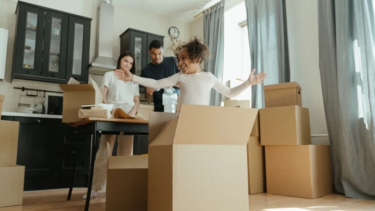 Family moving in after learning how mortgages work in Canada