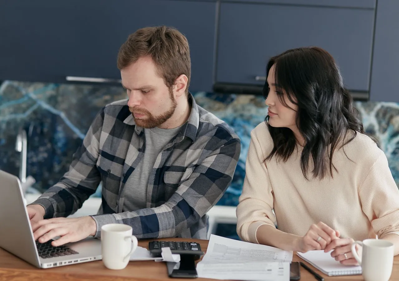 Couple planning their month around Ontario Works payment dates