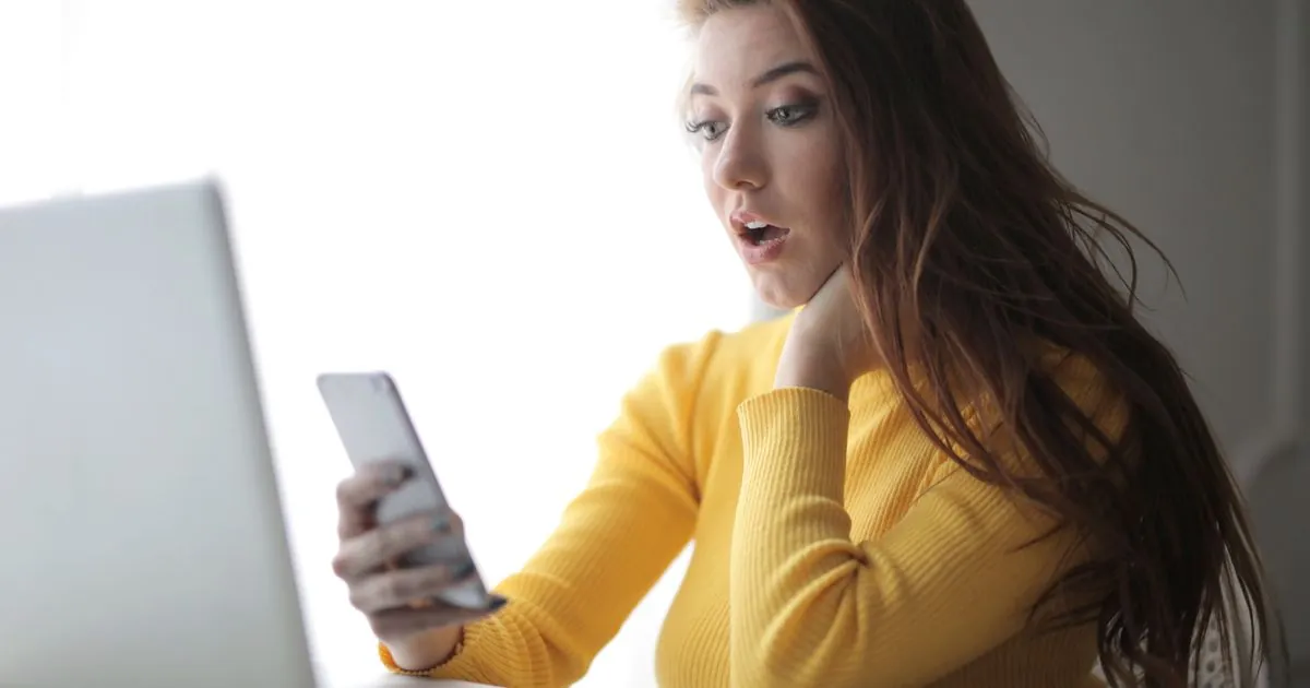 Canada RIT deposit surprise: checking an unexpected CRA payment on a phone